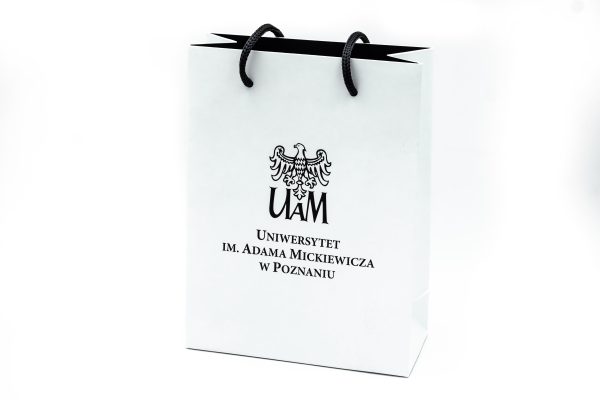 torba papierowa biała z logotypem UAM